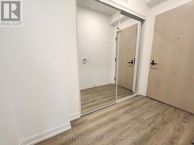 Building Photo - 8 Interchange Wy