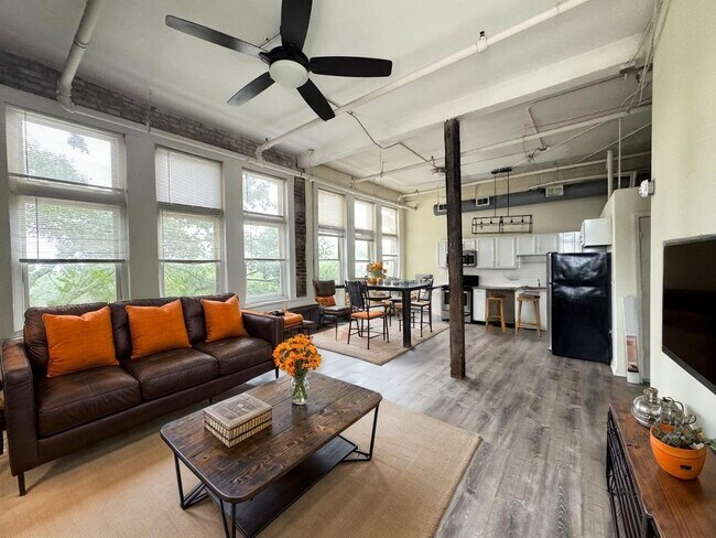 Foto del interior - Farmer's Exchange Athens