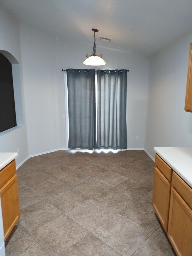 Building Photo - North Avondale Home