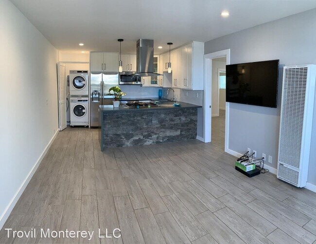 Building Photo - 505 Monterey Ln