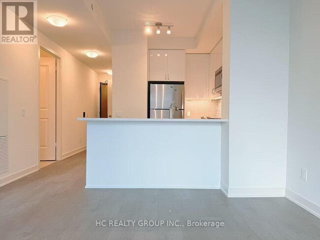 Photo du bâtiment - 4955-4955 Yonge St