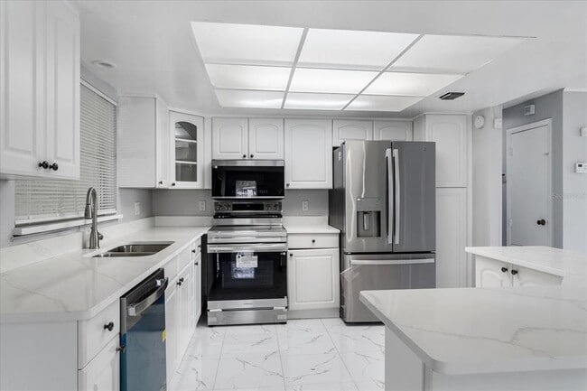 Foto del edificio - 8609 Sunny Hollow Ln