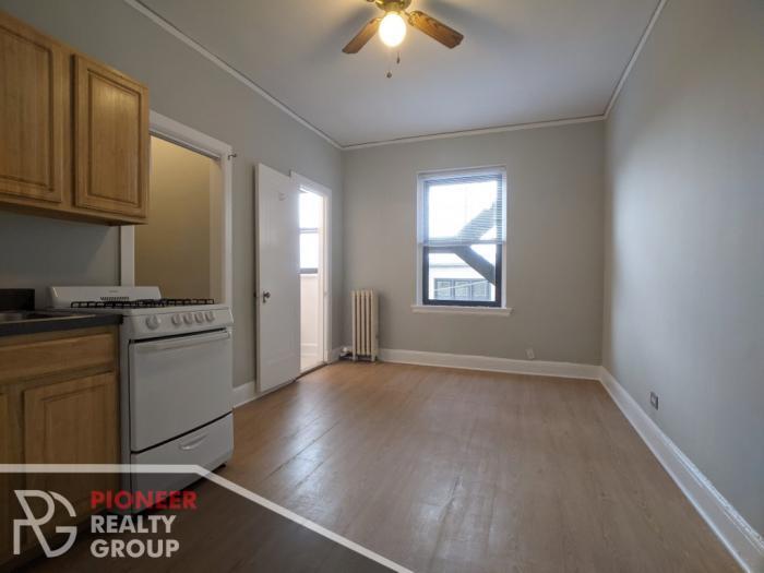Foto principal - 0 bedroom in CHICAGO IL 60613