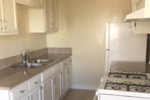 Kitchen new counter top - 2010 3rd Ave