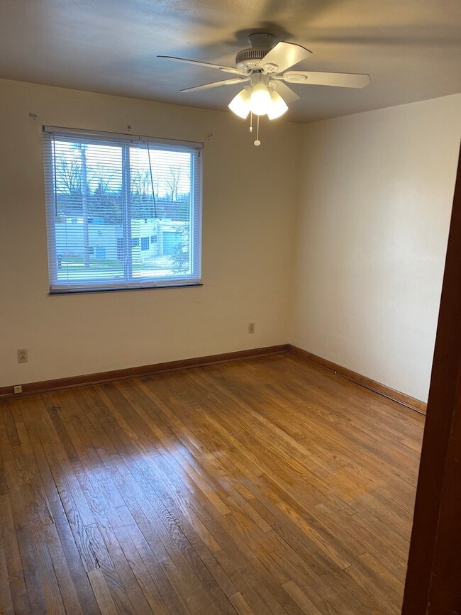 Building Photo - 480 Graham Rd