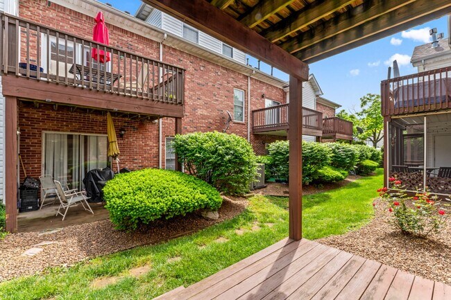 Building Photo - Beautiful Two Bedroom, Two Bathroom Condo