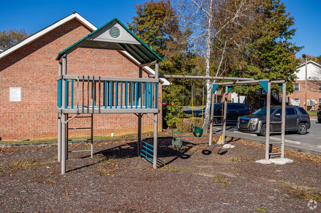 Playground - Doe Ridge Apartments