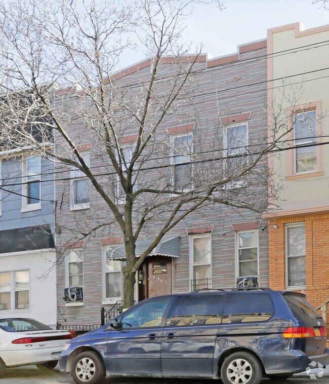 Building Photo - 6803 Forest Ave