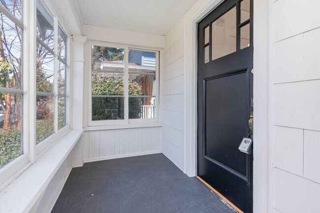 Foto del edificio - 4814 36th Ave NE