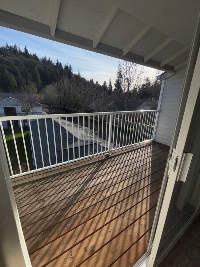 Interior Photo - Trailside