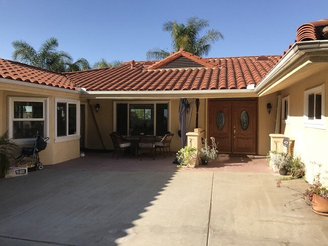 Foto del edificio - 1900 Emerald Terrace