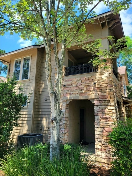 Building Photo - 77 Woodlily Pl