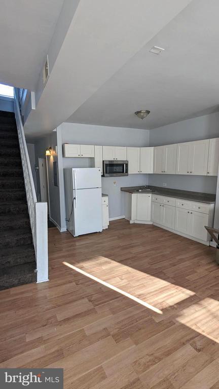 Primary Photo - 3329 Ridge Ave