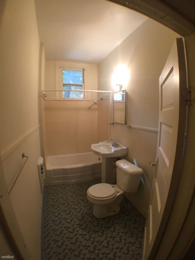 Foto del edificio - 2 br, 1 bath  - 908 W 22nd St D