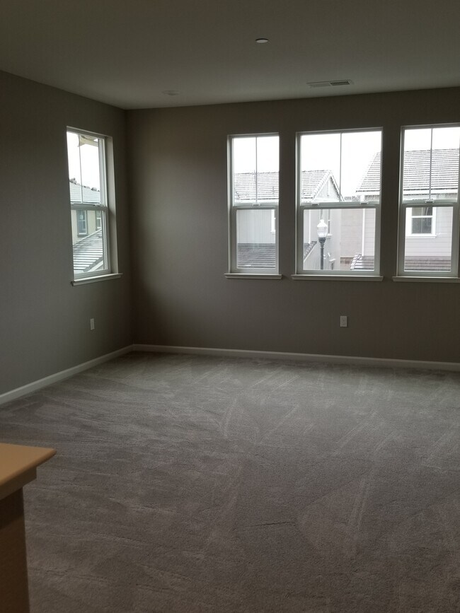 Foto del edificio - 51 Baird Cir