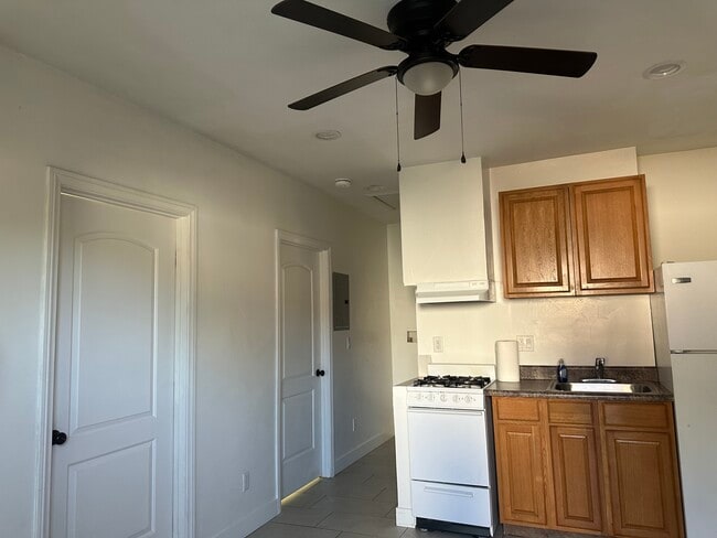 Building Photo - 17934 Fairfax St