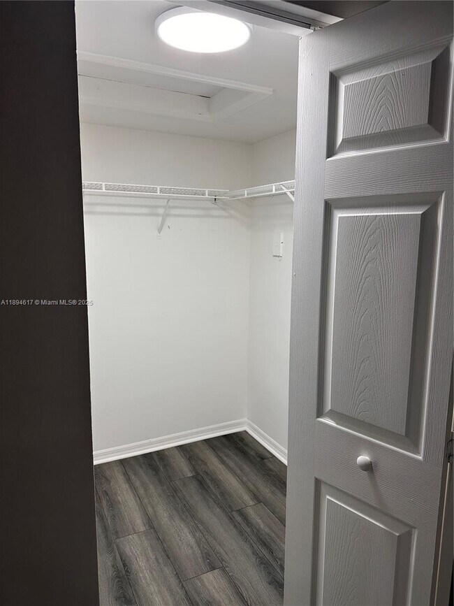 Foto del edificio - 2-Bed, 2-Bath Apartment with Garage Resort...