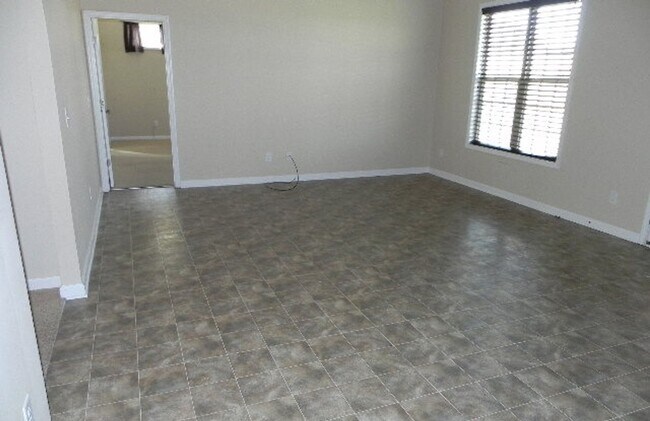 Foto del edificio - 4 Bedroom - Near Ft Moore