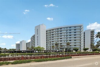 Building Photo - 2731 NE 14th Street Causeway