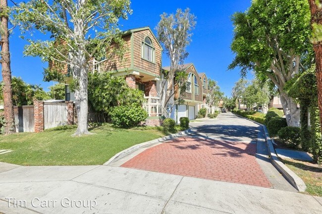 Building Photo - 2649 Elden Ave