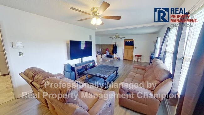 Building Photo - All Brick Ranch with Screened Porch