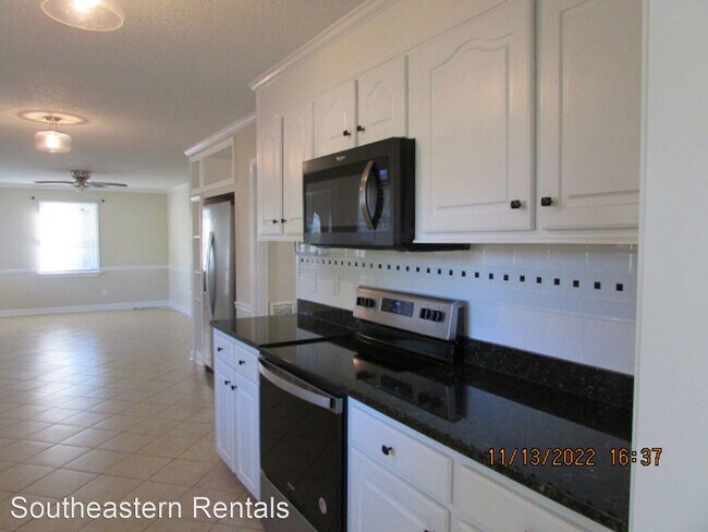 Building Photo - 3 br, 2 bath House - 840 Perry Blvd.