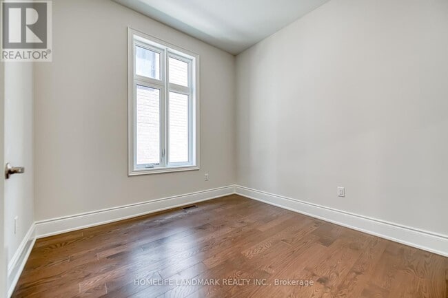 Photo du bâtiment - 160 Winthrop Cres