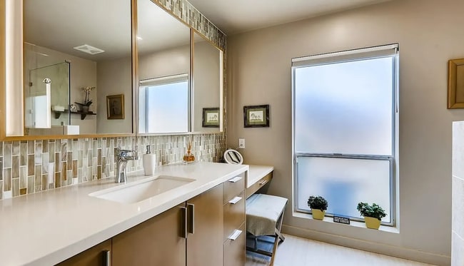 Foto del edificio - 6834 N 17th Pl