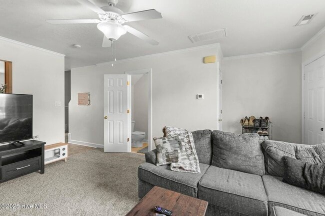 Building Photo - 100 Ashwood Dr