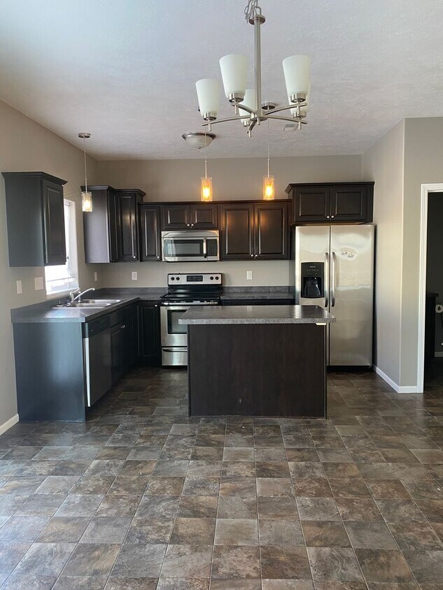 Primary Photo - 3 Bedroom Townhome Located in SE Minot!