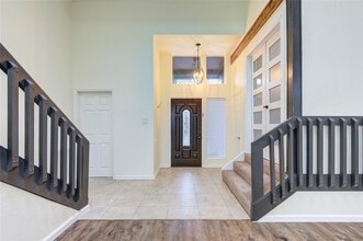 Building Photo - 15754 Walkwood Dr