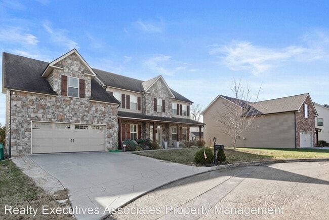 Building Photo - 4 br, 2.5 bath House - 12306 Blacksburg Lane