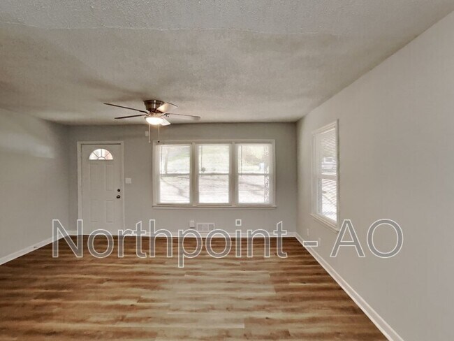 Foto del edificio - 2430 Meadow Park Dr SW