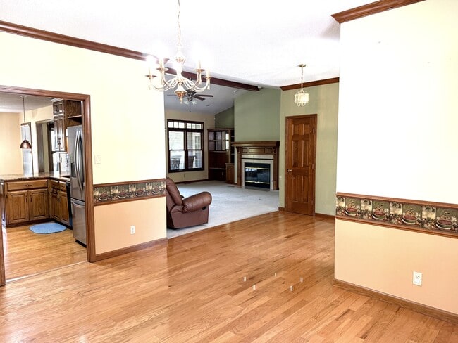 Building Photo - 124 Oak Bend Loop