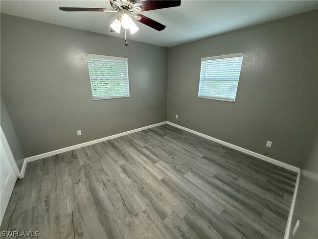 Foto del edificio - 11352 Pendleton St