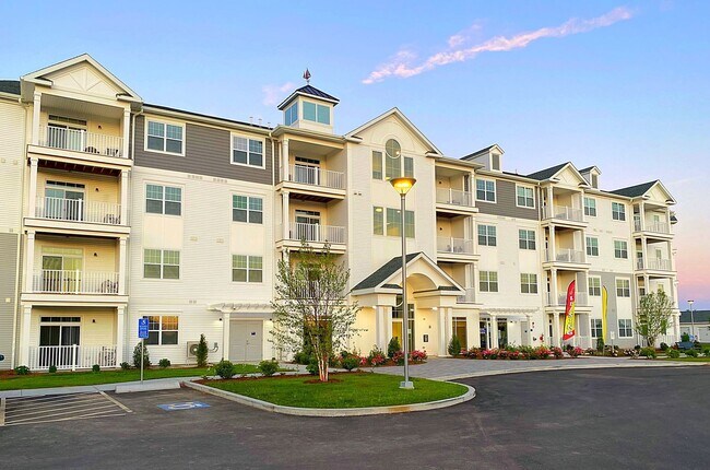 Harbor Heights Luxury Apartment Homes Apartments Mystic 