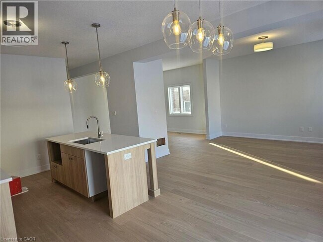 Photo du bâtiment - 123 Maple St