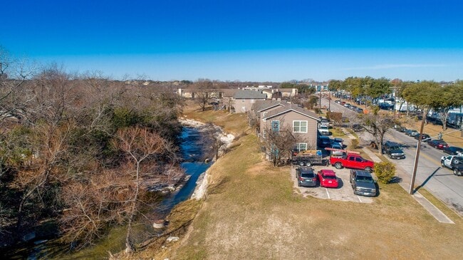 Foto del edificio - 933 Park Plaza Dr