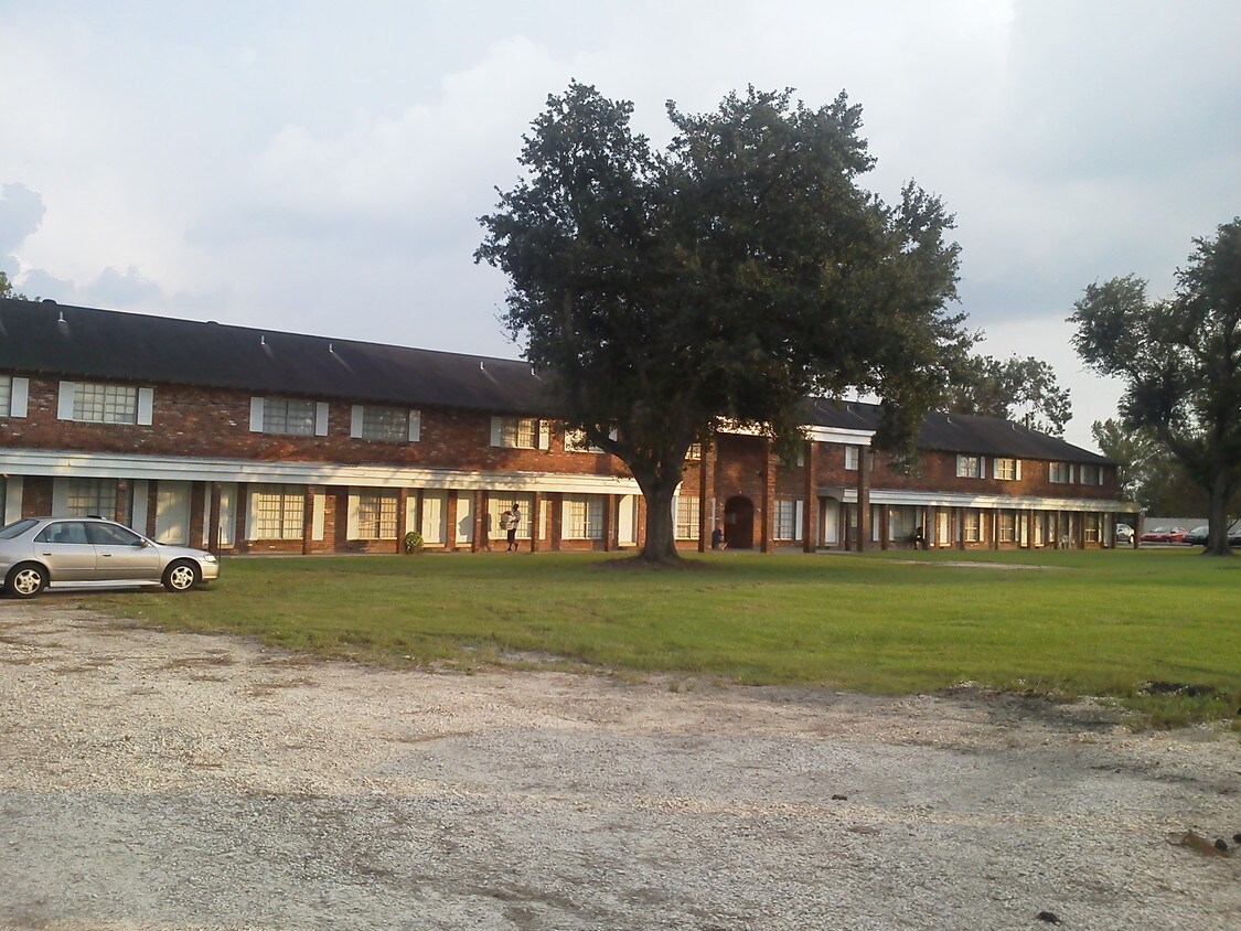 Primary Photo - 58745 Belleview Dr