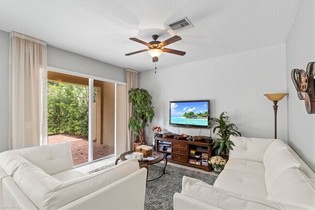 Foto del edificio - 3 br, 2.5 bath House - 10435 Yarrow Dr