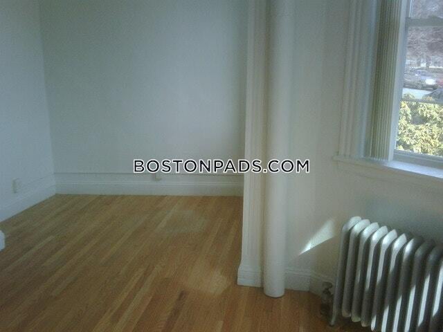 Building Photo - 151 Park Dr