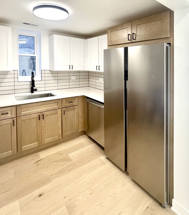 Foto del edificio - 3006 N Troy St