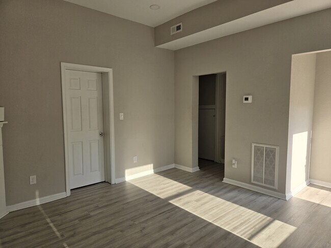 Foto del edificio - 126 Linden Ave