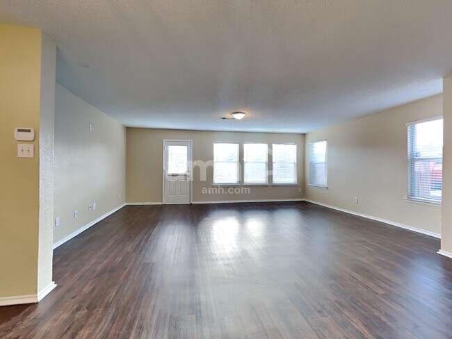 Foto del edificio - 115 Clover Leaf Ln