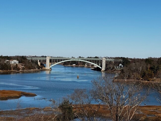 Building Photo - 145 Essex Ave