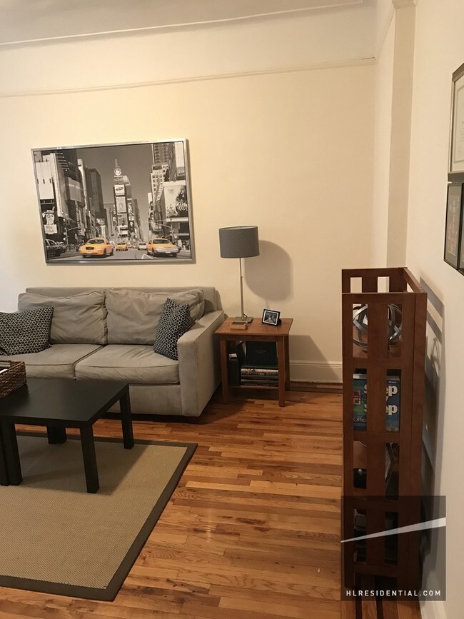Foto del edificio - 2823 42nd St