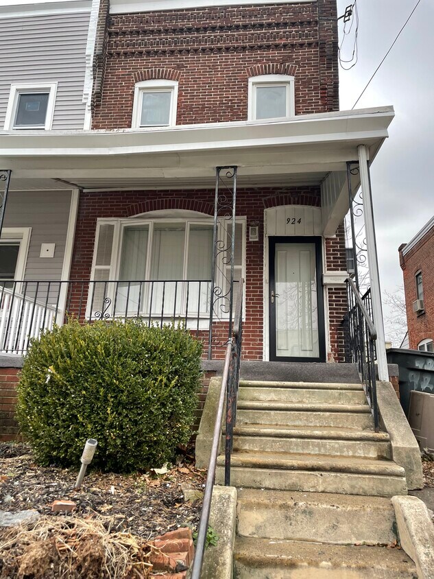 924 Fulton St, Chester, PA 19013 House Rental in Chester, PA