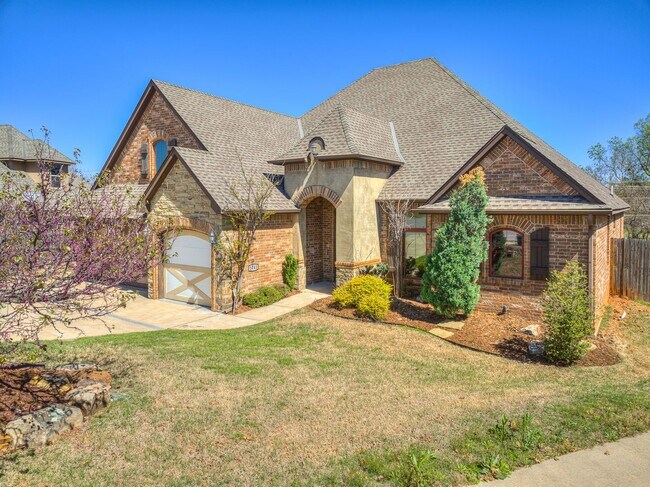 Foto del edificio - Luxury Rental Home in Edmond Schools + Community Pool