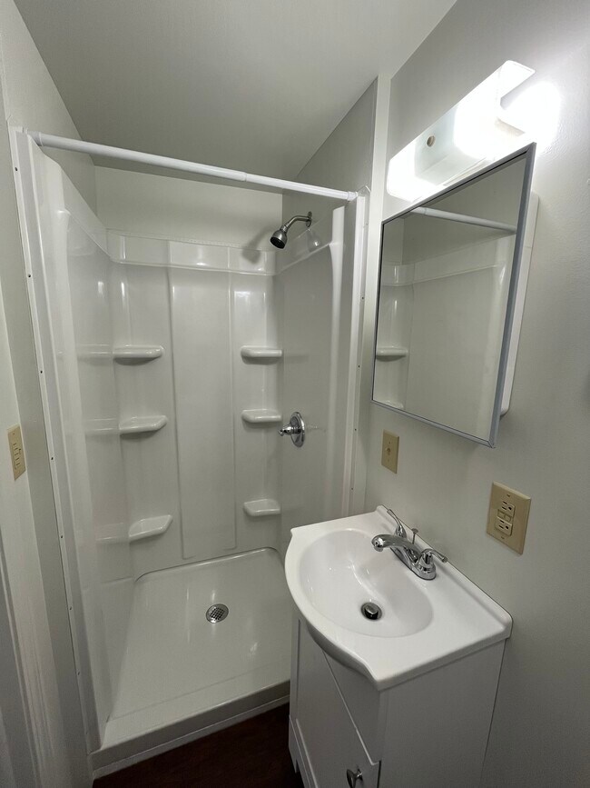 Foto del edificio - 13050 Beeson St NE