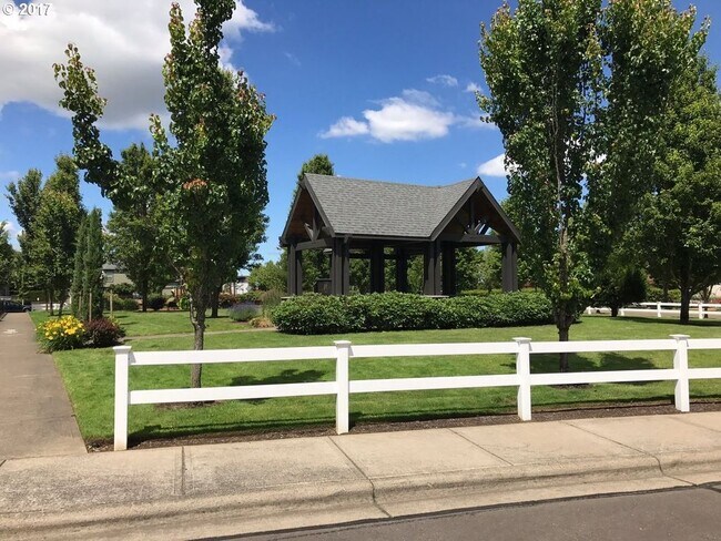 Building Photo - 15747 SW Harvester Ln